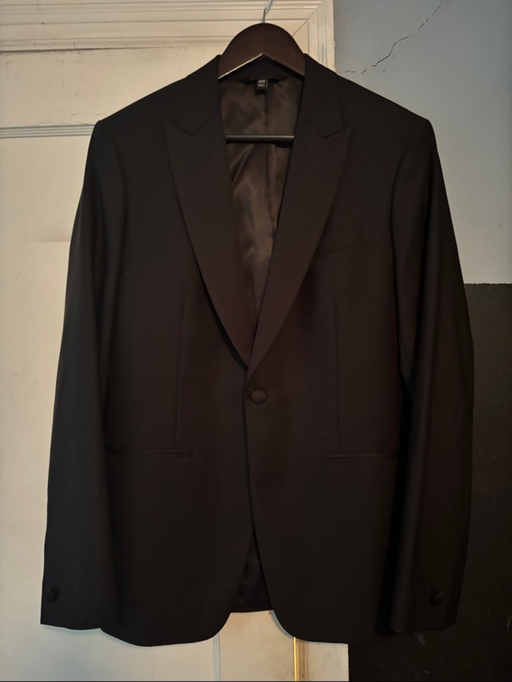Banana Republic Black Single-Button Men's Tuxedo Jacket